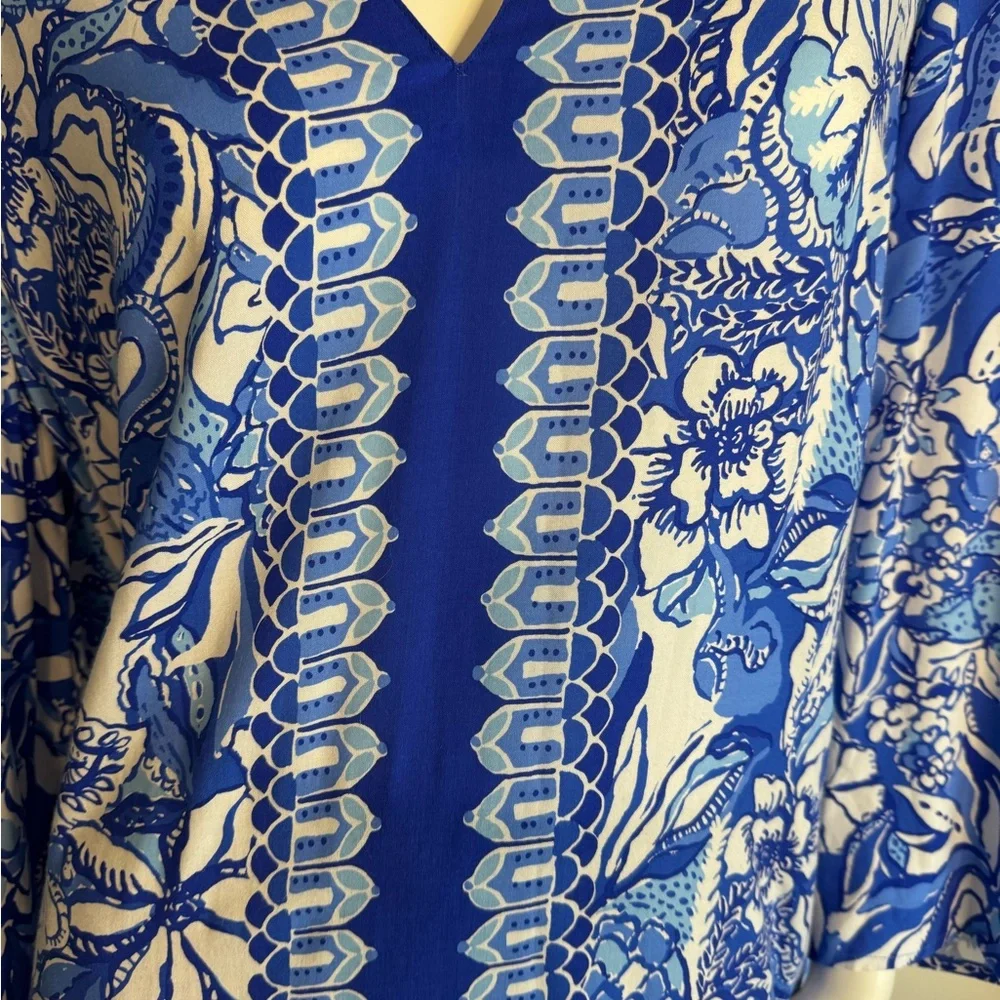 Lilly Pulitzer Blue Floral V-Neck Women's Tunic - Picture 4 of 8